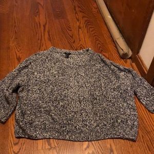 Oversized 3/4 length sleeved thick sweater.